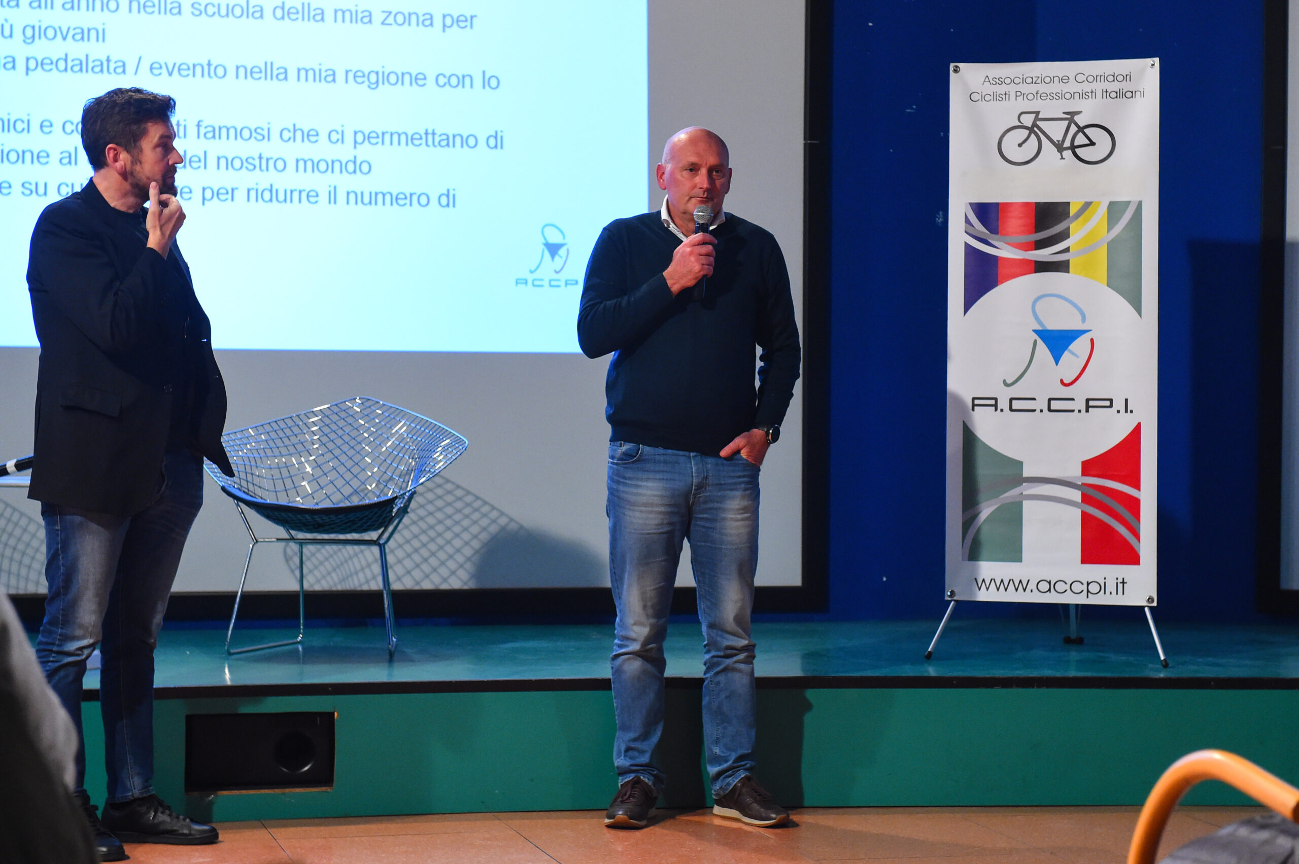 legge metro e mezzo sorpasso ciclista